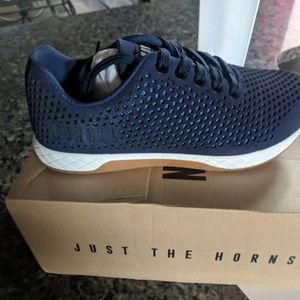 No bull training shoes